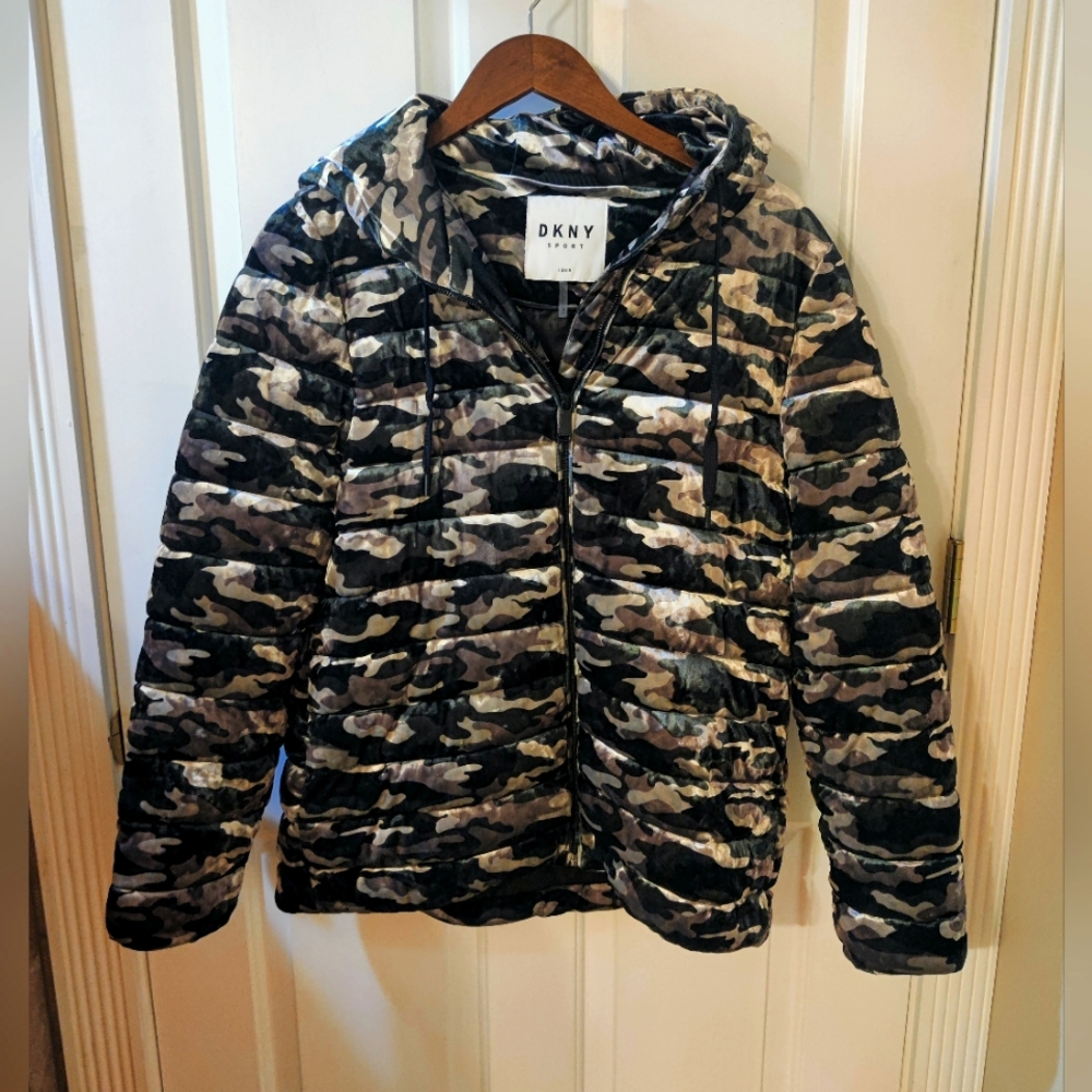 DKNY Velvet Puffer Jacket Size M